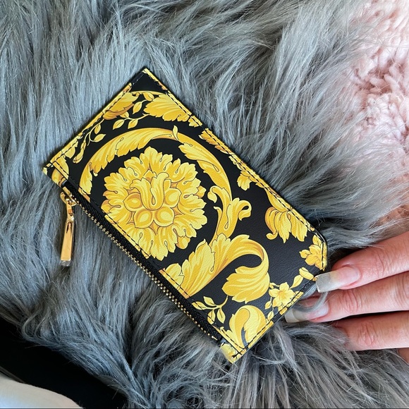 Sold VERSACE 💛 NWB BAROCCO CARD HOLDER WITH KEY FOB - Picture 6 of 11